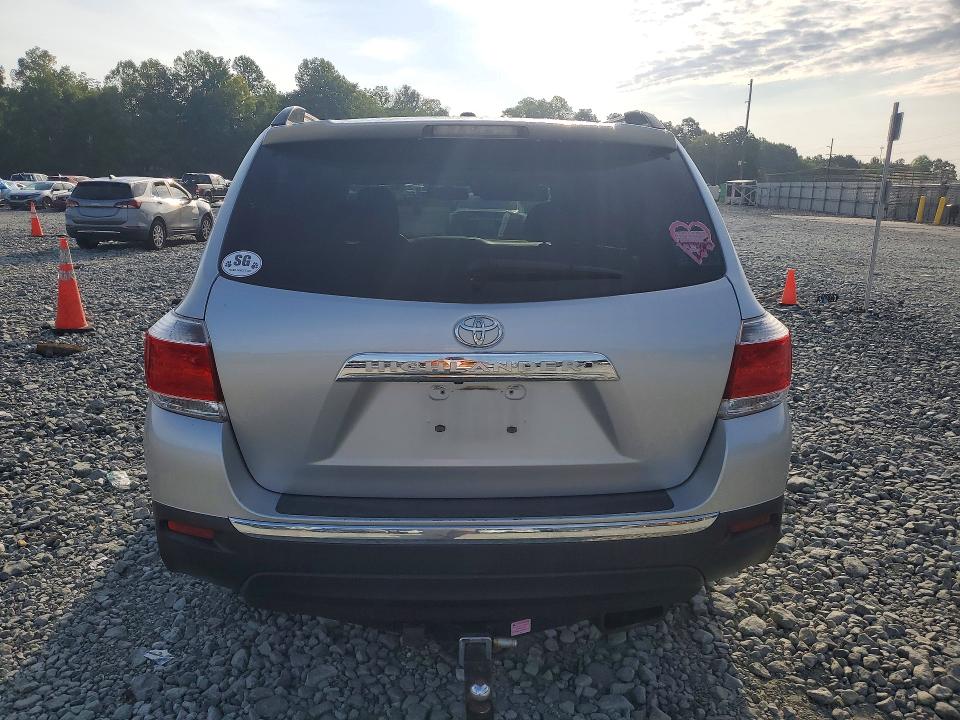 Photo 6 from auction – 2012 TOYOTA HIGHLANDER with VIN 5TDYK3EH8CS088956