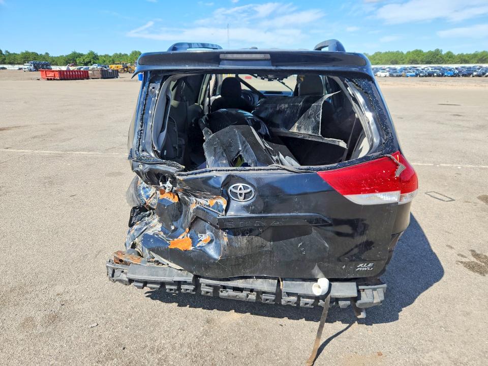 Photo 6 from auction – 2014 TOYOTA SIENNA with VIN 5TDDK3DC2ES083176