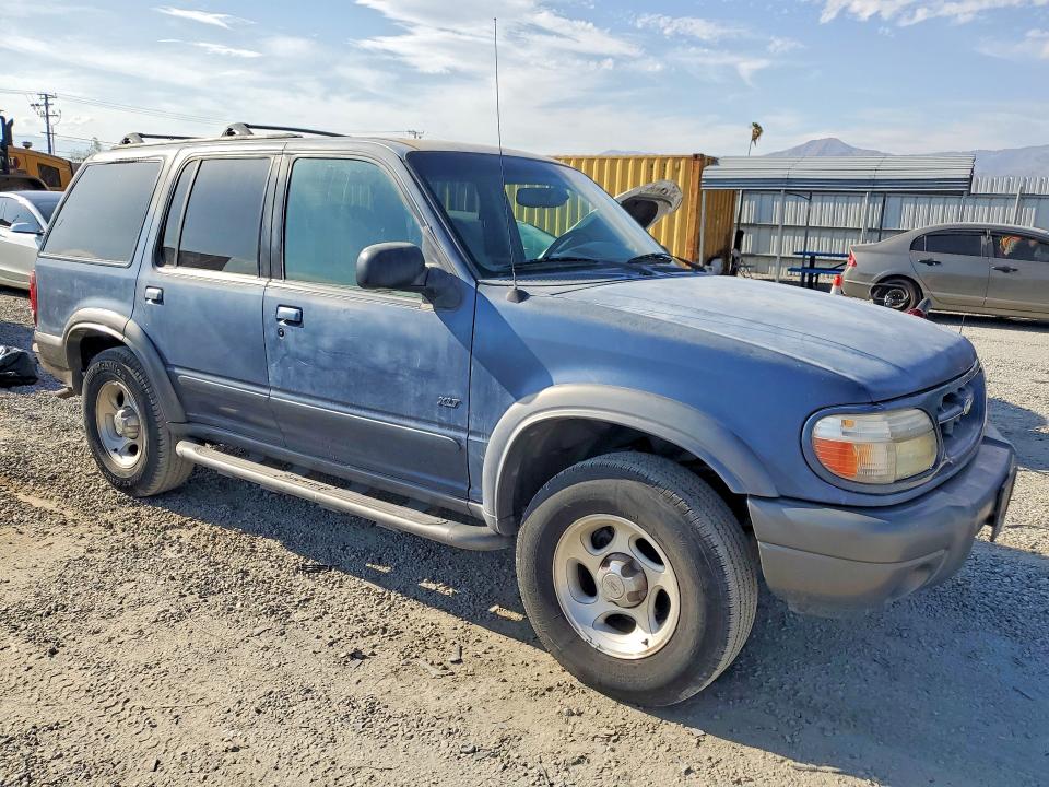 Photo 4 from auction – 2001 FORD EXPLORER with VIN 1FMZU73E91ZA28447