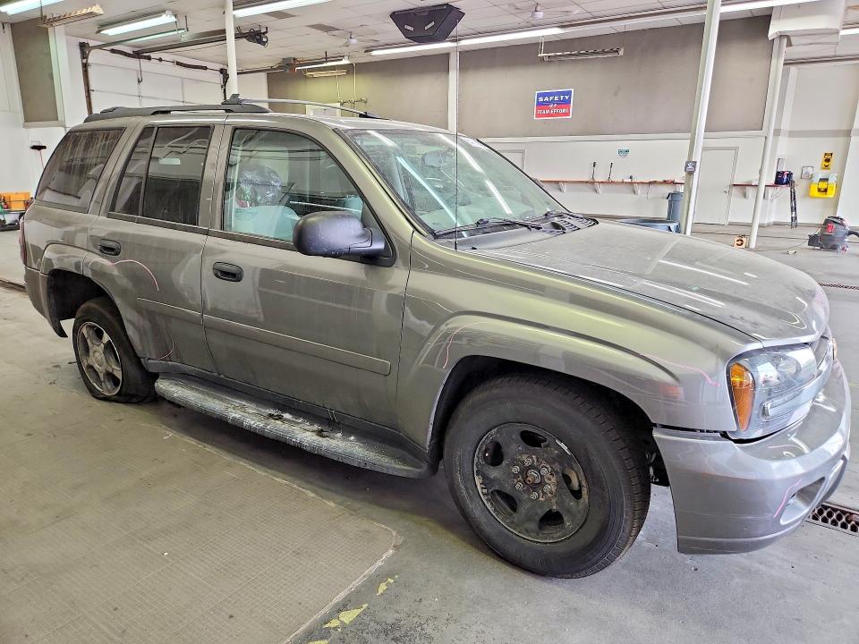 Photo 4 from auction – 2008 CHEVROLET TRAILBLAZER with VIN 1GNDT13S682137365