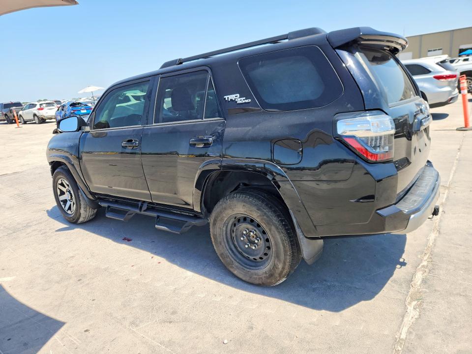 Photo 2 from auction – 2020 TOYOTA 4RUNNER with VIN JTEBU5JR2L5800132