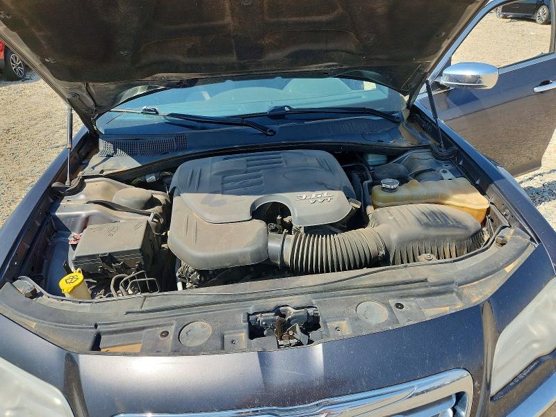 Photo 11 from auction – 2014 CHRYSLER 300C with VIN 2C3CCAKG3EH120841