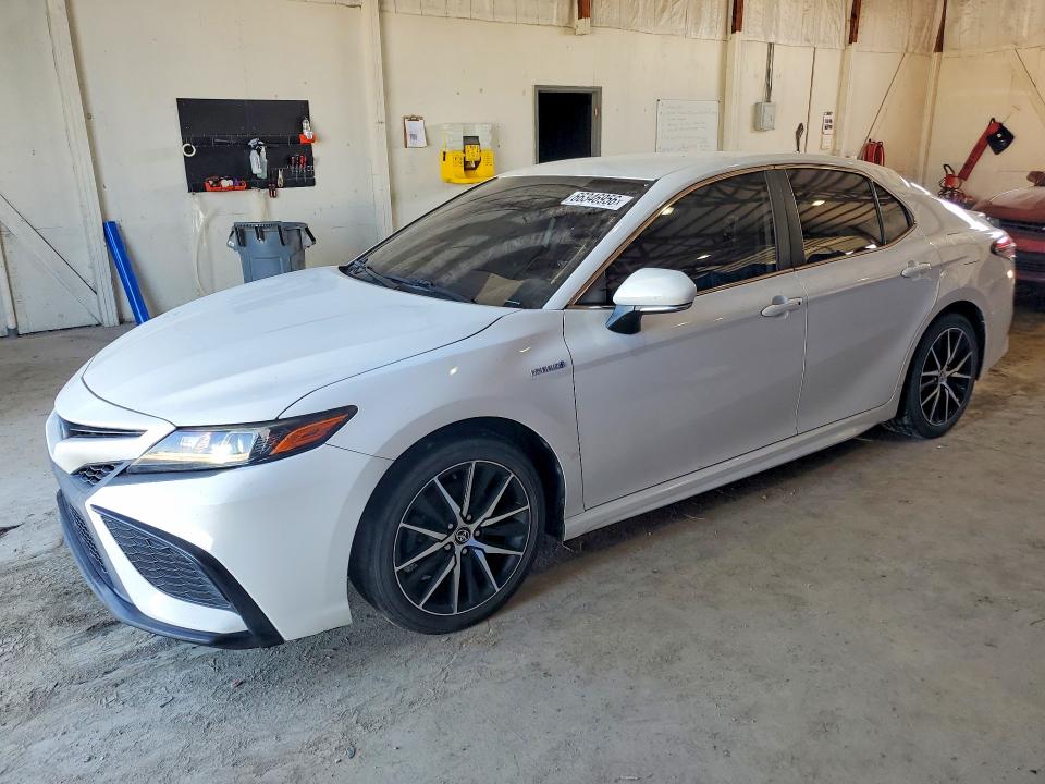 TOYOTA CAMRY 2021 с VIN 4T1G31AK3MU547530 - Снимка от търг