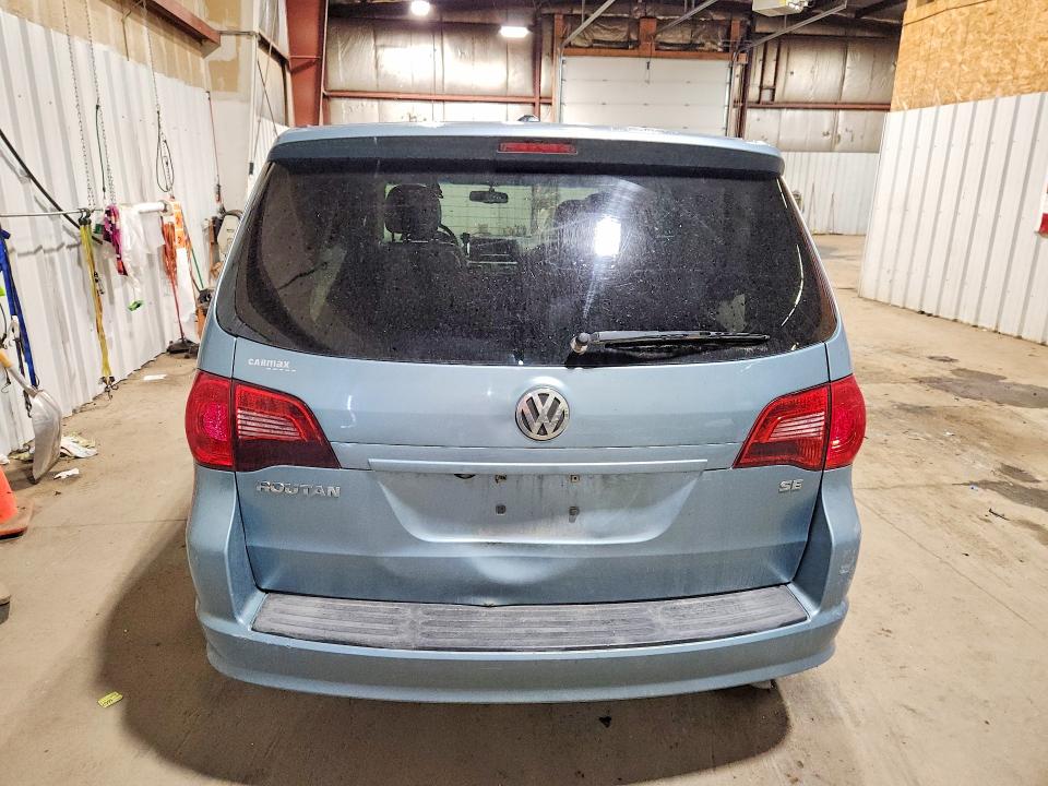 Photo 6 from auction – 2010 VOLKSWAGEN ROUTAN with VIN 2V4RW3D18AR236967