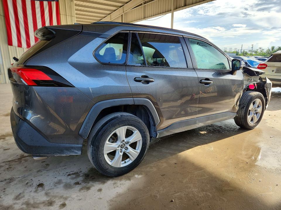Photo 3 from auction – 2021 TOYOTA RAV4 with VIN 2T3W1RFV0MC134511