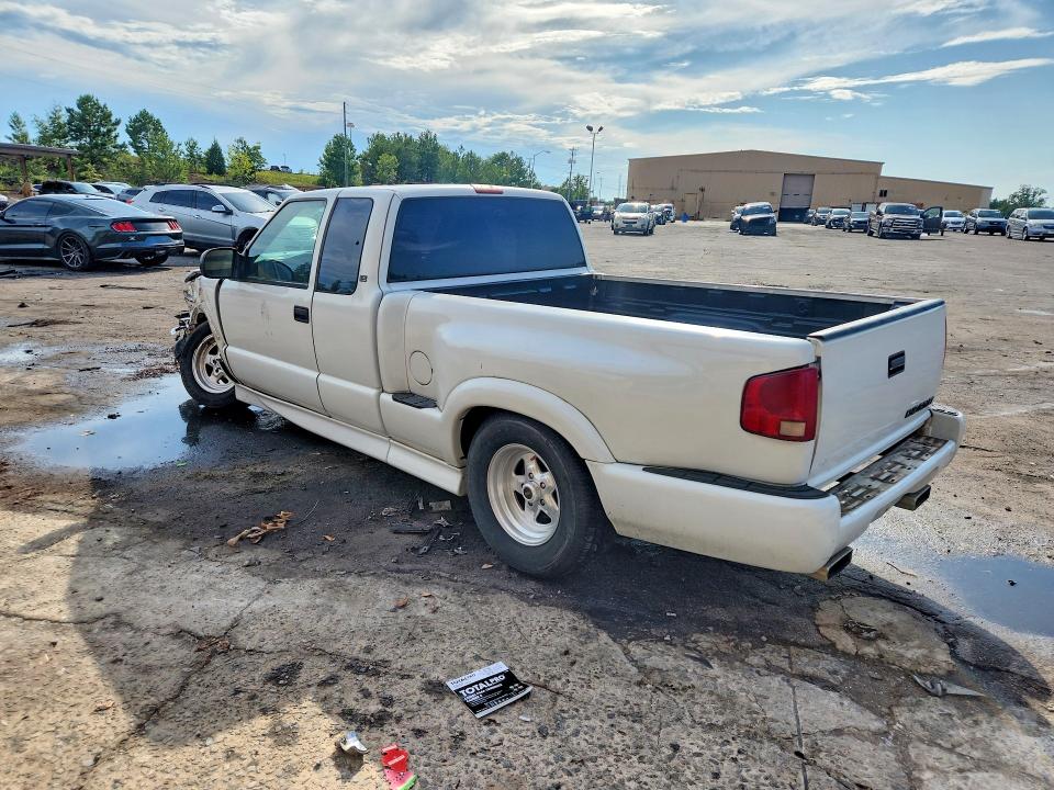 Снимка 2 от търг – 2003 CHEVROLET S TRUCK с VIN 1GCCS19X038130492