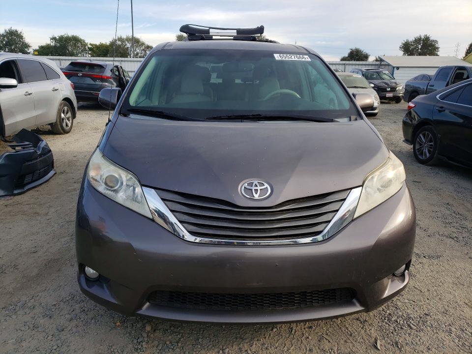 Photo 5 from auction – 2012 TOYOTA SIENNA with VIN 5TDDK3DC8CS039163