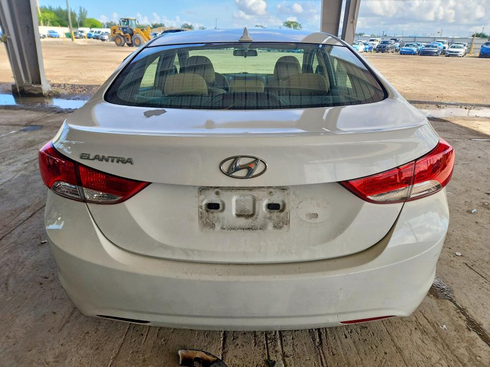 Photo 6 from auction – 2013 HYUNDAI ELANTRA with VIN 5NPDH4AE5DH329796