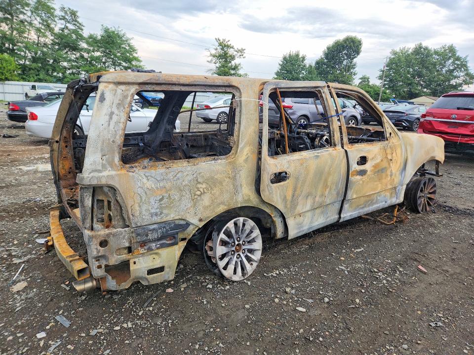 Photo 3 from auction – 2016 FORD EXPEDITION with VIN 1FMJU1HT3GEF03026