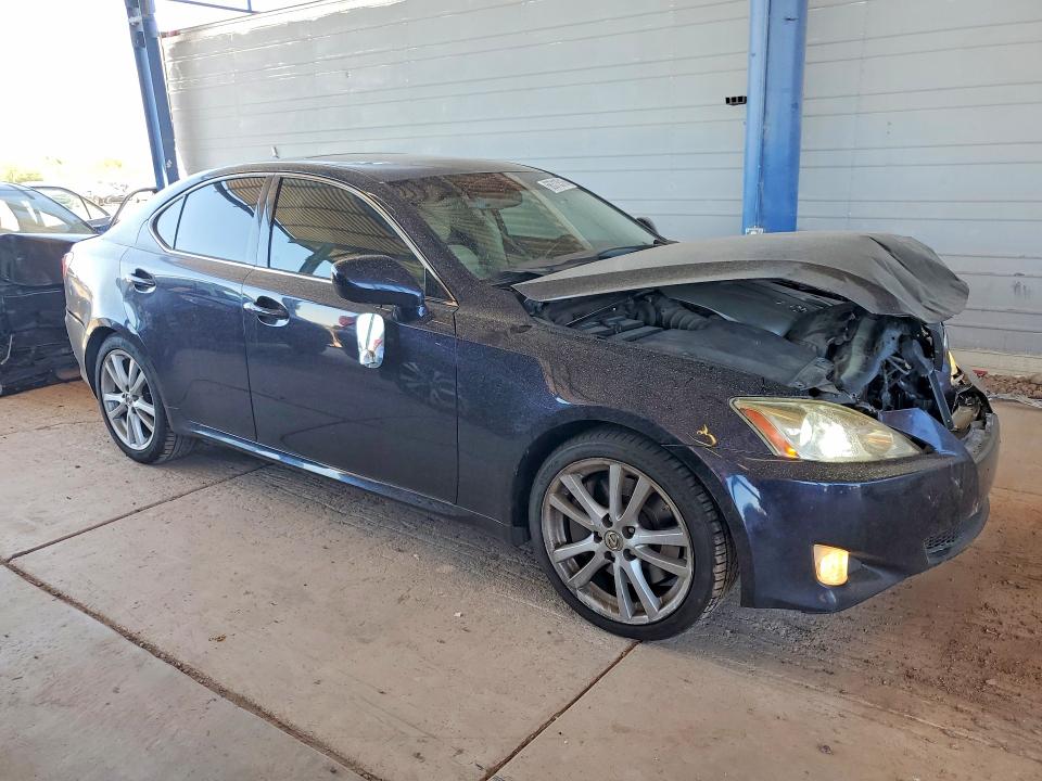 Photo 4 from auction – 2007 LEXUS IS with VIN JTHBE262775013208