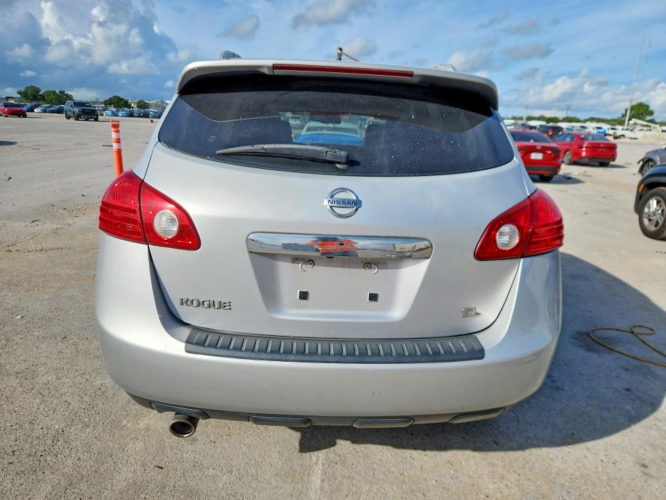 Photo 6 from auction – 2013 NISSAN ROGUE with VIN JN8AS5MTXDW532007
