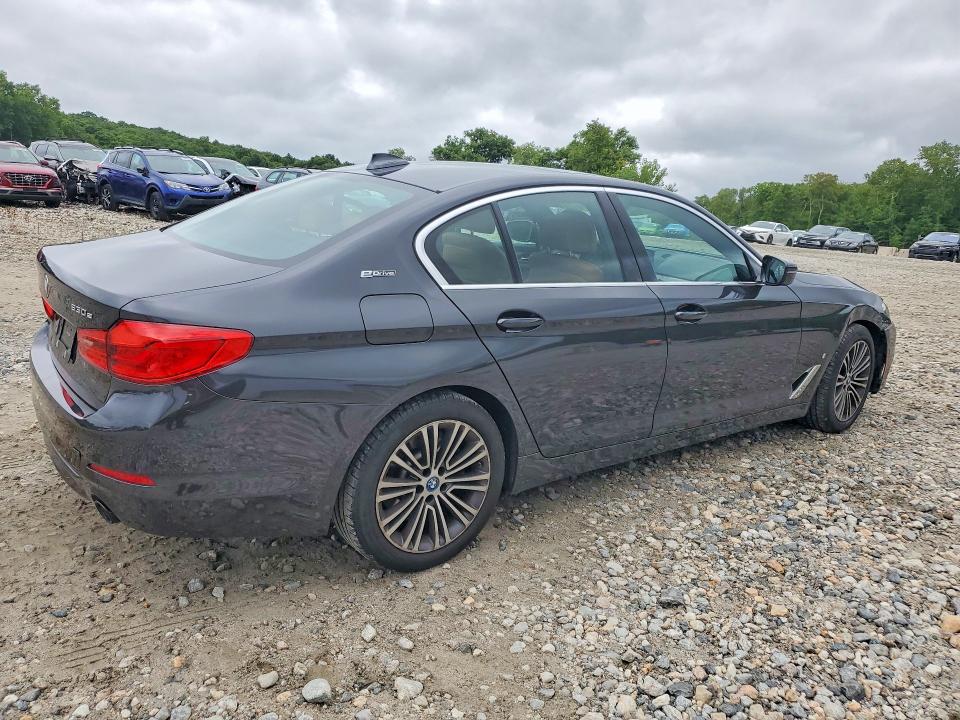 Photo 3 from auction – 2019 BMW 530XE with VIN WBAJB1C54KB375213