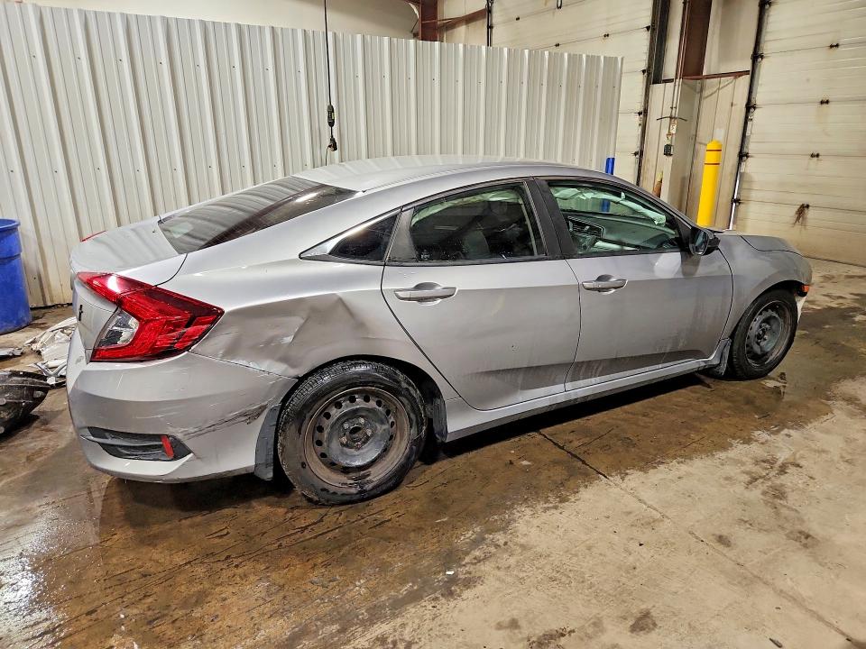 Photo 3 from auction – 2018 HONDA CIVIC with VIN 2HGFC2F57JH530870