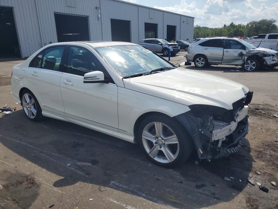 Photo 4 from auction – 2010 MERCEDES-BENZ C with VIN WDDGF5EBXAF471047