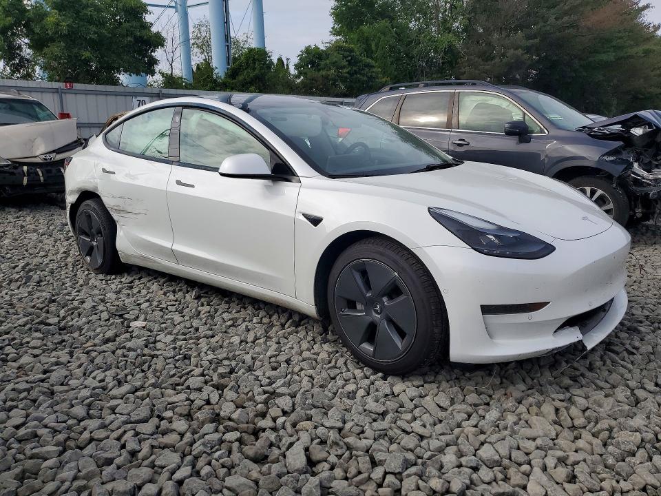 Zdjęcie 4 z aukcji – 2021 TESLA MODEL 3 z VIN 5YJ3E1EA8MF100764