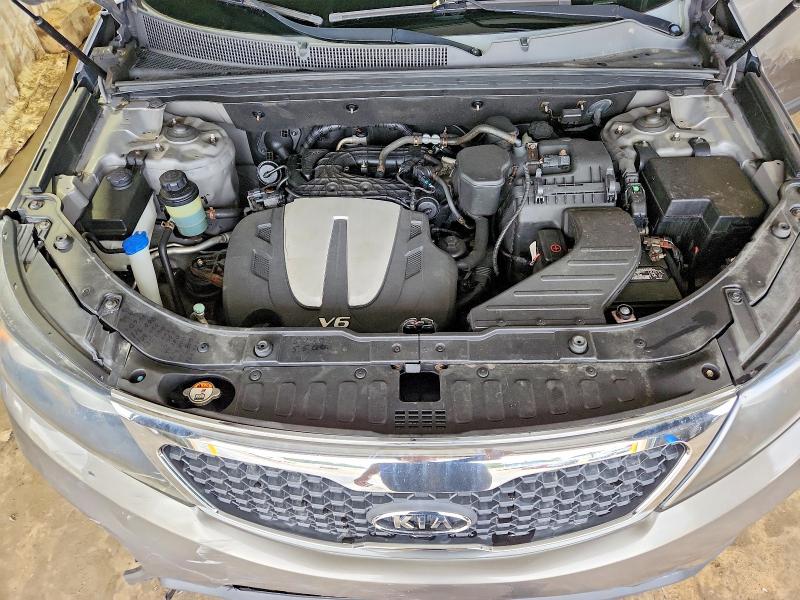 Photo 12 from auction – 2013 KIA SORENTO with VIN 5XYKTDA23DG386128