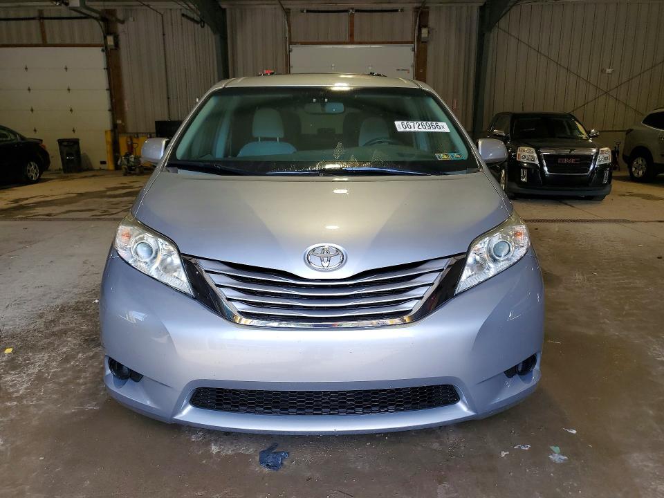 Photo 5 from auction – 2015 TOYOTA SIENNA with VIN 5TDKK3DC8FS570861