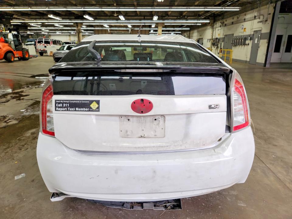 Photo 6 from auction – 2013 TOYOTA PRIUS with VIN JTDKN3DU8D0337109