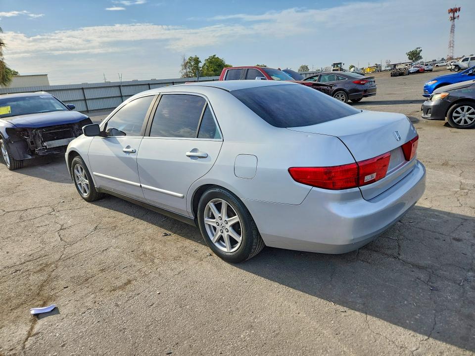 Снимка 2 от търг – 2005 HONDA ACCORD с VIN 1HGCM56405A156163