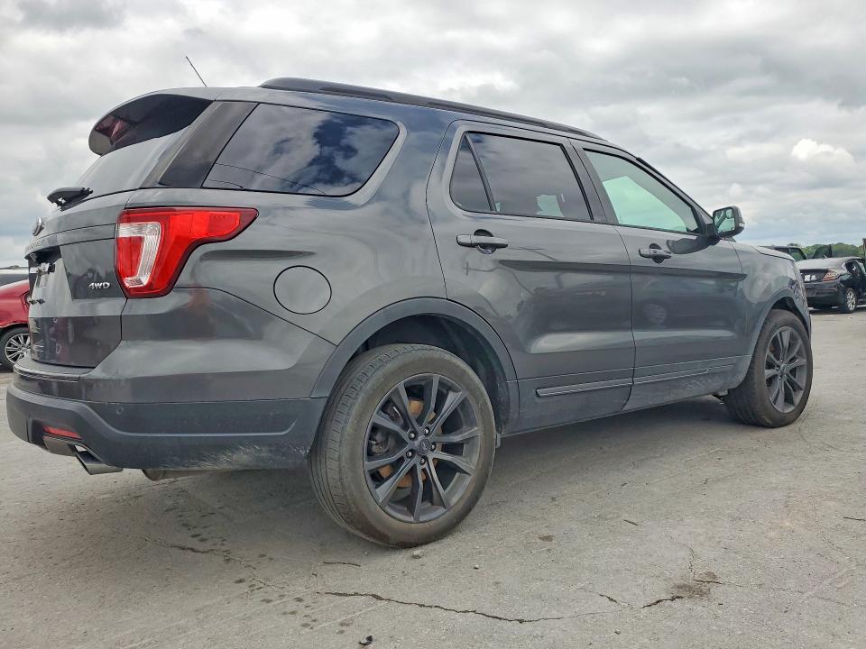 Photo 3 from auction – 2018 FORD EXPLORER with VIN 1FM5K8D86JGC39636