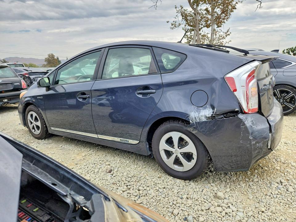 Photo 2 from auction – 2013 TOYOTA PRIUS with VIN JTDKN3DU8D5564514