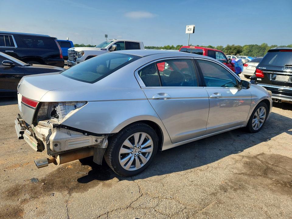 Photo 3 from auction – 2011 HONDA ACCORD with VIN 1HGCP2F74BA122903