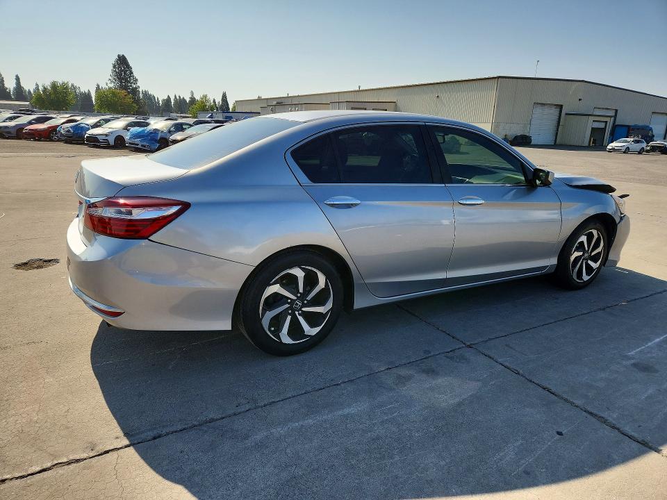 Photo 3 from auction – 2017 HONDA ACCORD with VIN 1HGCR2F31HA015534