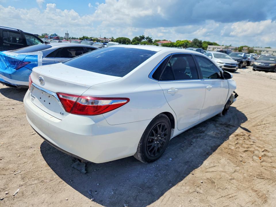 Photo 3 from auction – 2015 TOYOTA CAMRY with VIN 4T1BF1FK8FU493719