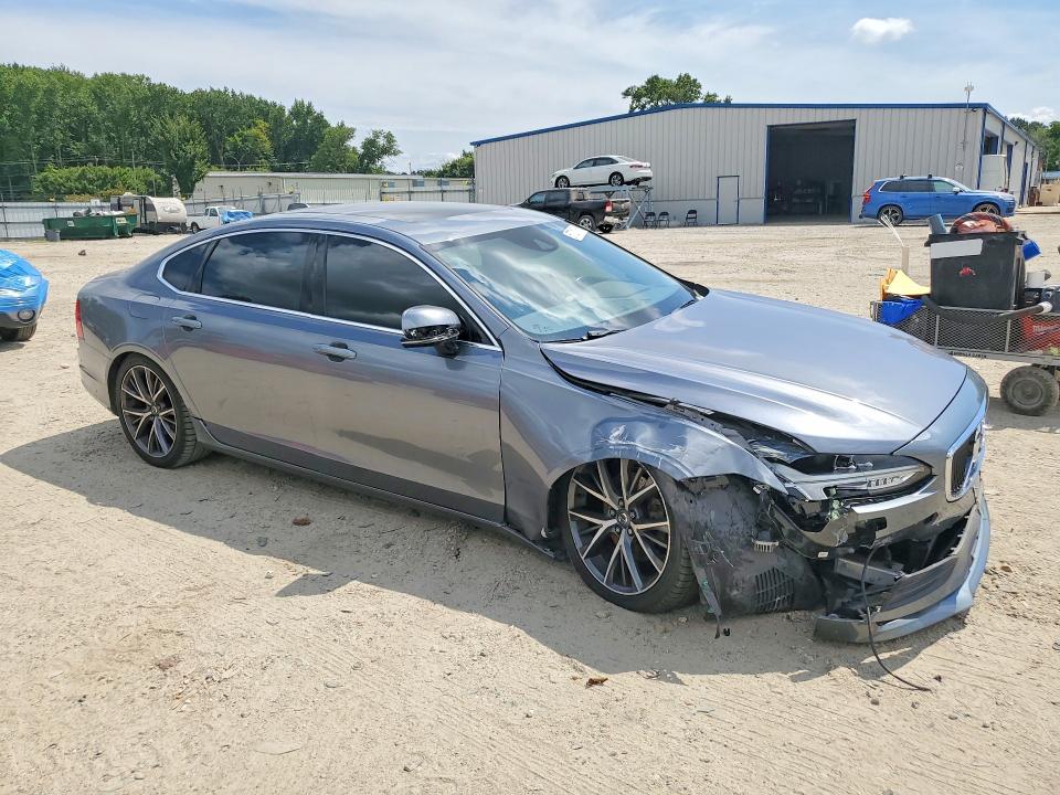 Photo 4 from auction – 2018 VOLVO S90 with VIN LVY982AK1JP033103