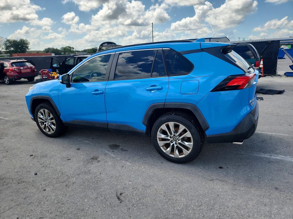 Photo 2 from auction – 2019 TOYOTA RAV4 with VIN JTMC1RFV8KD503143