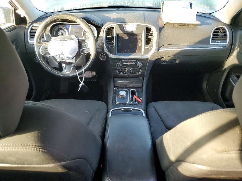 Photo 8 from auction – 2019 CHRYSLER 300 with VIN 2C3CCAAG8KH613556