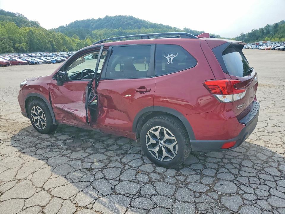 Photo 2 from auction – 2020 SUBARU FORESTER with VIN JF2SKAJC4LH568440