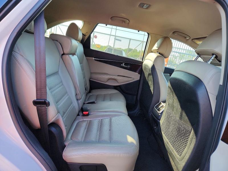 Photo 11 from auction – 2017 KIA SORENTO with VIN 5XYPHDA55HG271487