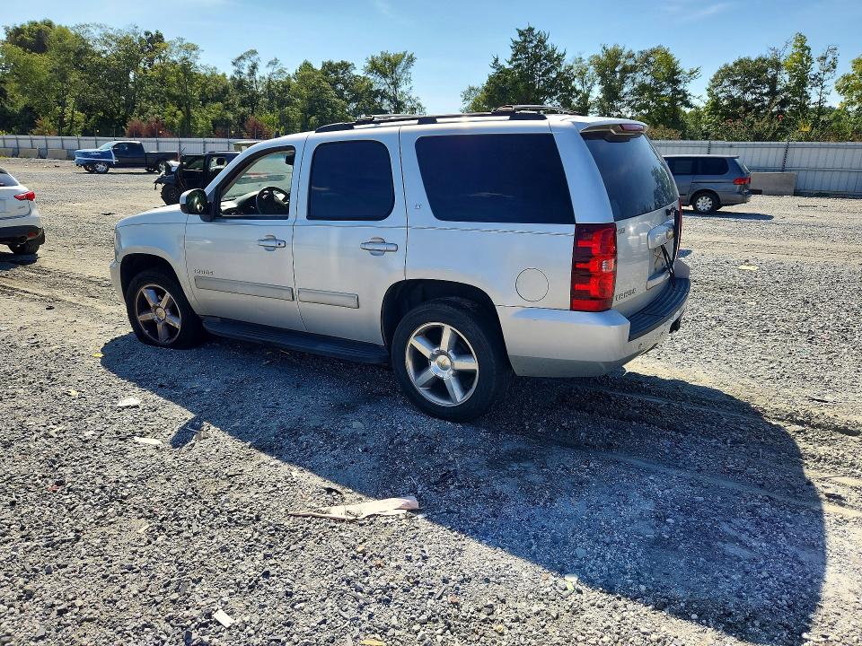 Photo 2 from auction – 2011 CHEVROLET TAHOE with VIN 1GNSCBE05BR293498