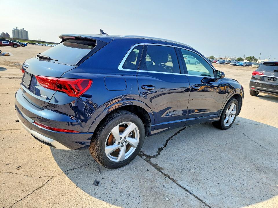Photo 3 from auction – 2020 AUDI Q3 with VIN WA1BEDF37L1003019