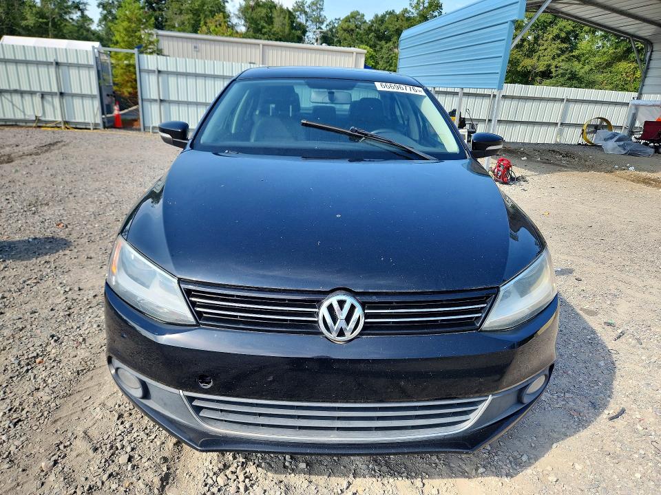 Photo 5 from auction – 2011 VOLKSWAGEN JETTA with VIN 3VWLX7AJ2BM390637