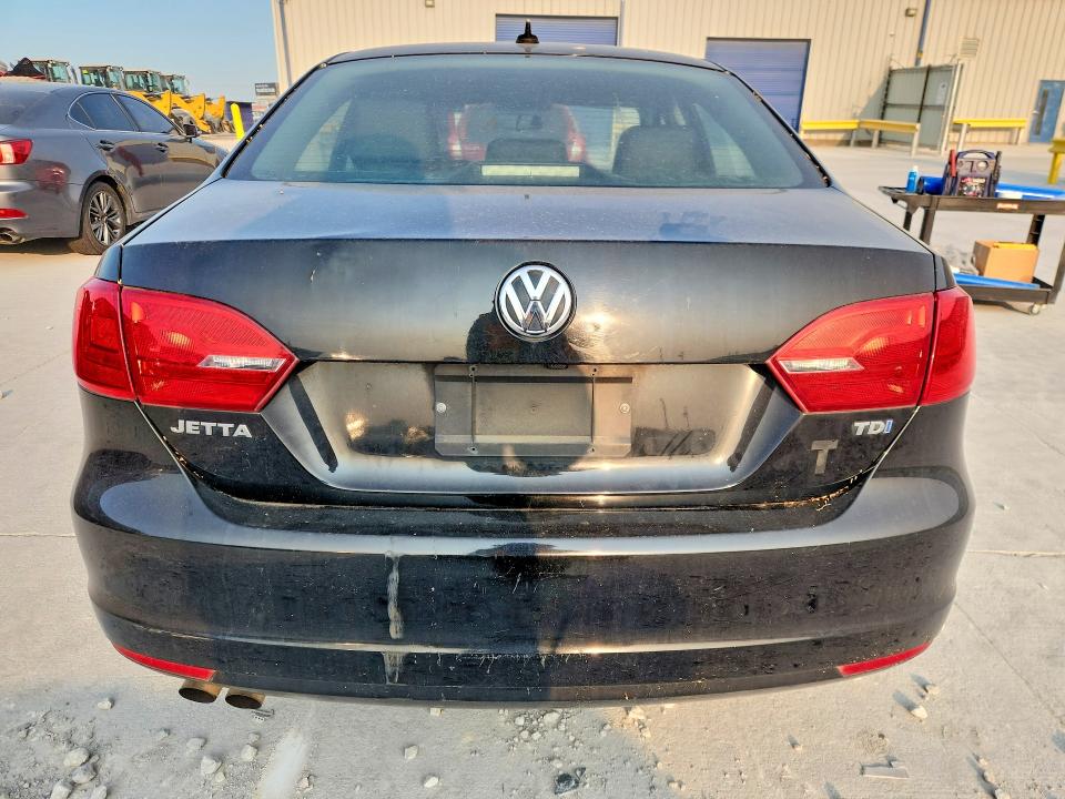 Photo 6 from auction – 2014 VOLKSWAGEN JETTA with VIN 3VWLL7AJ4EM273996
