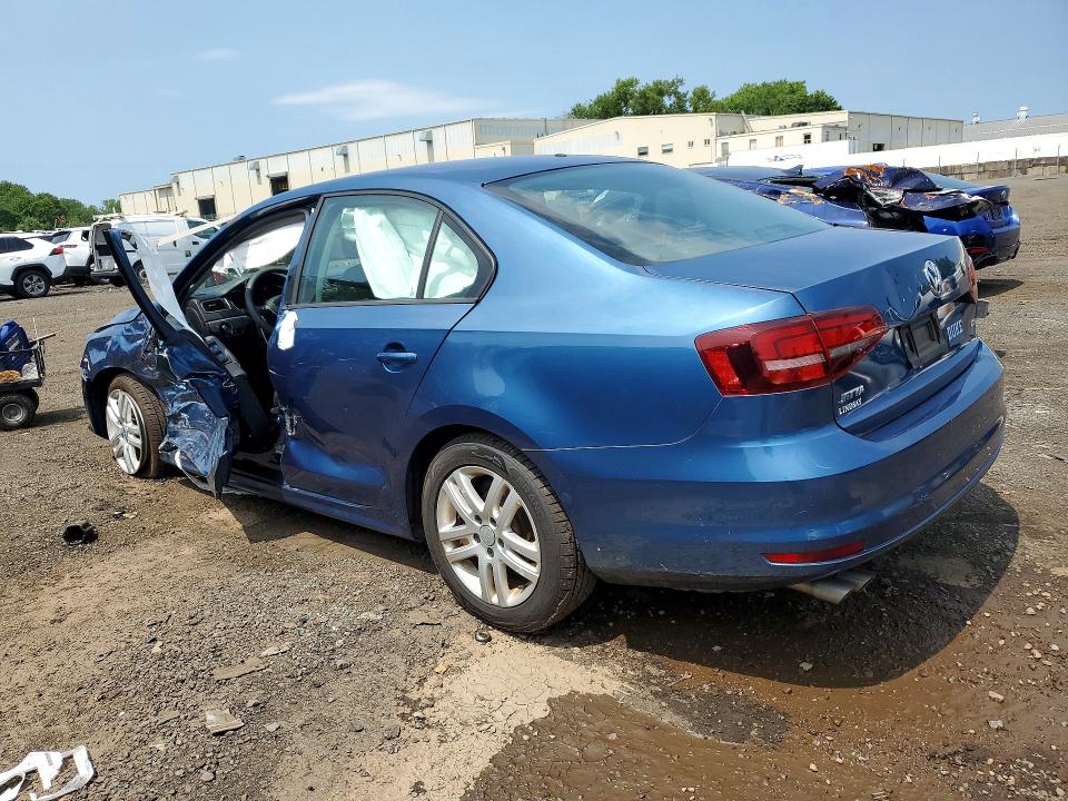 Снимка 2 от търг – 2018 VOLKSWAGEN JETTA с VIN 3VW2B7AJ7JM246851