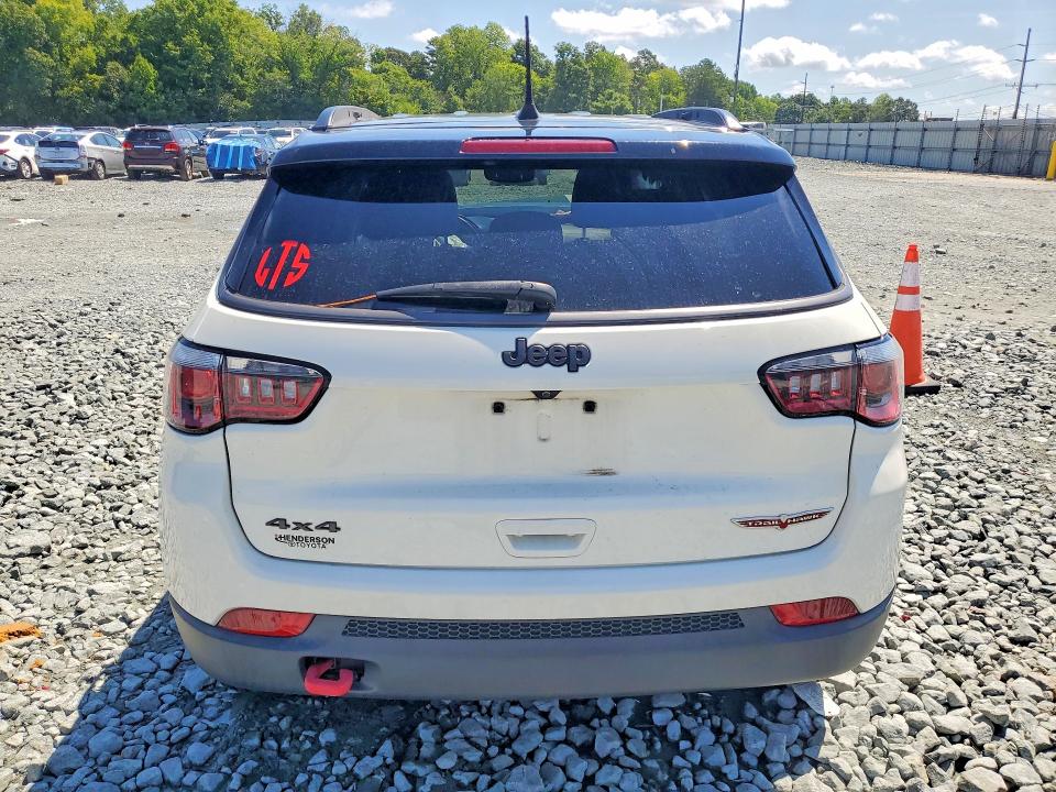 Photo 6 from auction – 2019 JEEP COMPASS with VIN 3C4NJDDB5KT721314