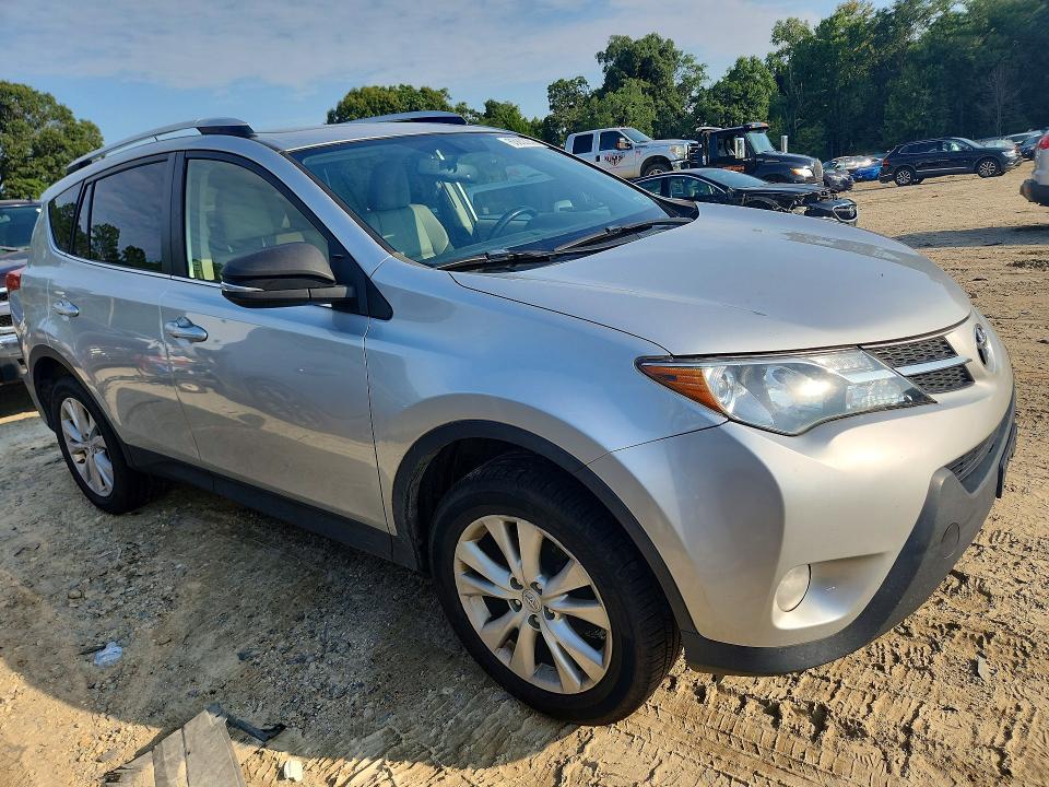 Photo 4 from auction – 2013 TOYOTA RAV4 with VIN JTMDFREV7DD023802