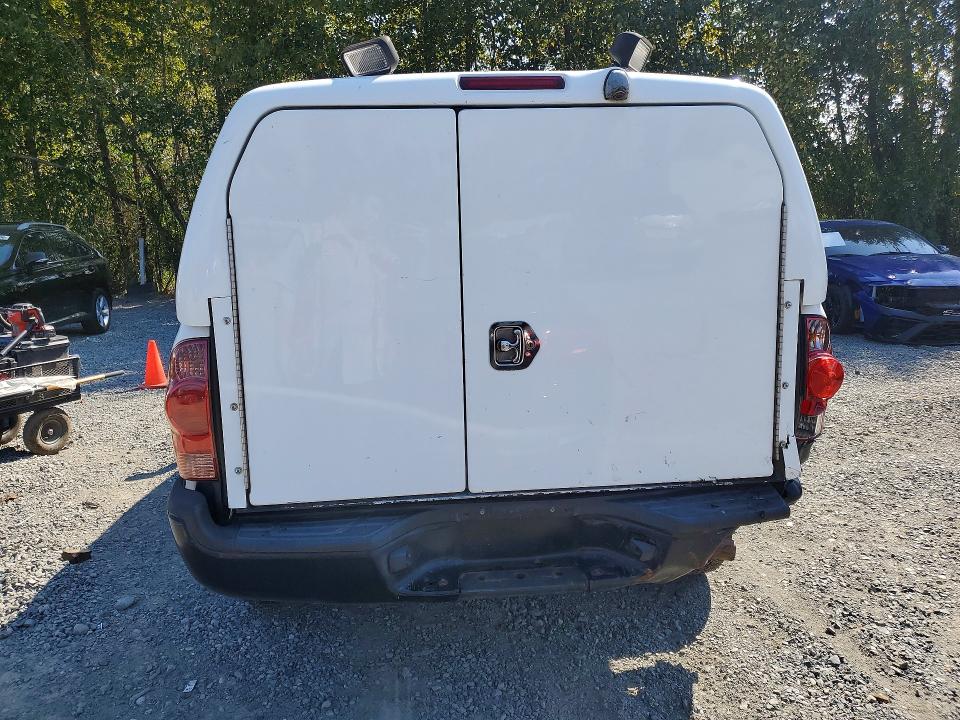 Photo 6 from auction – 2015 TOYOTA TACOMA with VIN 5TFTX4GN3FX046410
