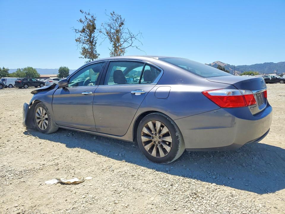 Photo 2 from auction – 2015 HONDA ACCORD with VIN 1HGCR2F76FA170029