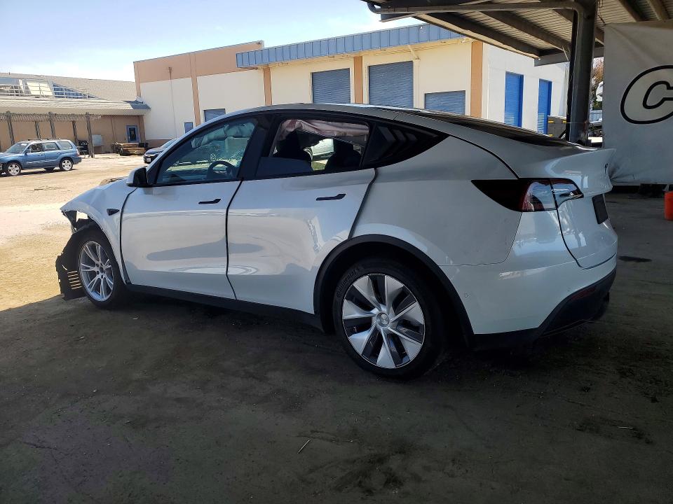 Снимка 2 от търг – 2021 TESLA MODEL Y с VIN 5YJYGDEE9MF150254