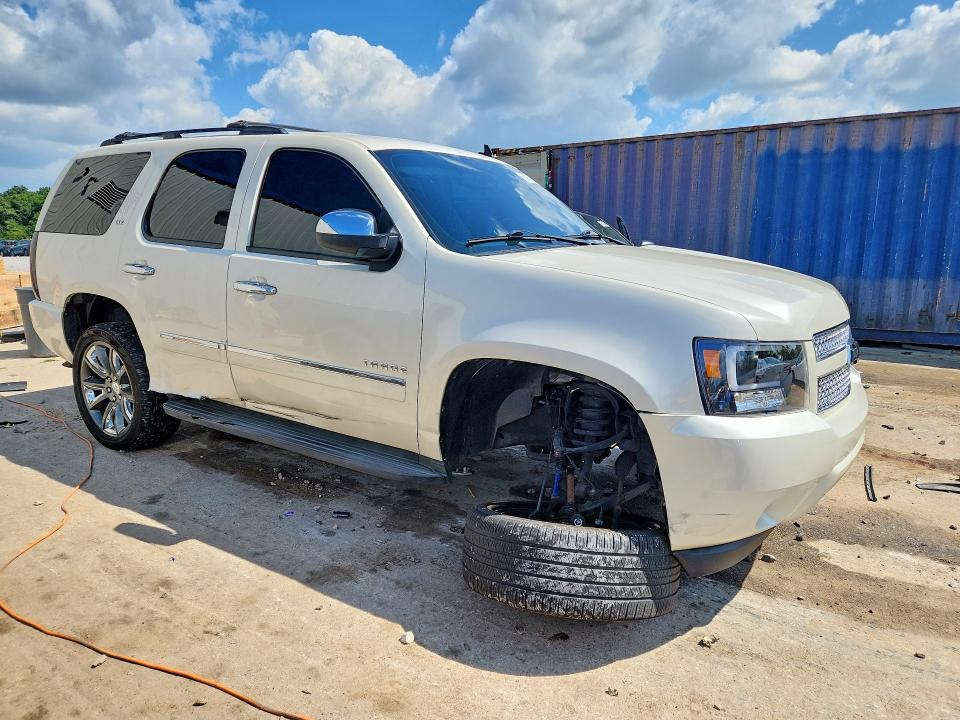 Photo 4 from auction – 2014 CHEVROLET TAHOE with VIN 1GNSKCE03ER141555