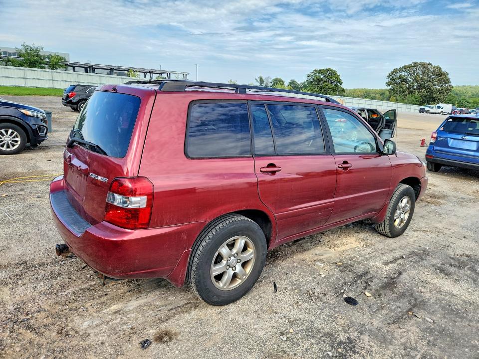 Photo 3 from auction – 2005 TOYOTA HIGHLANDER with VIN JTEGP21A150069327