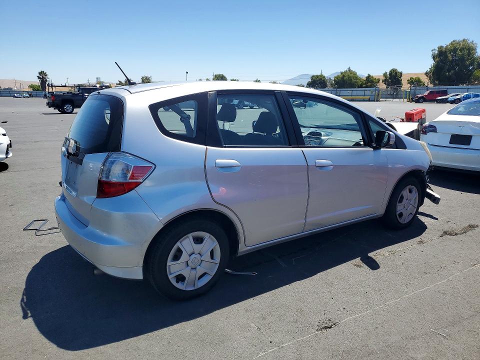Photo 3 from auction – 2013 HONDA FIT with VIN JHMGE8H39DC077644