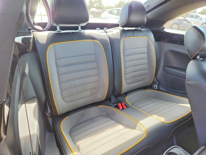 Photo 10 from auction – 2018 VOLKSWAGEN BEETLE with VIN 3VWSD7AT7JM706165