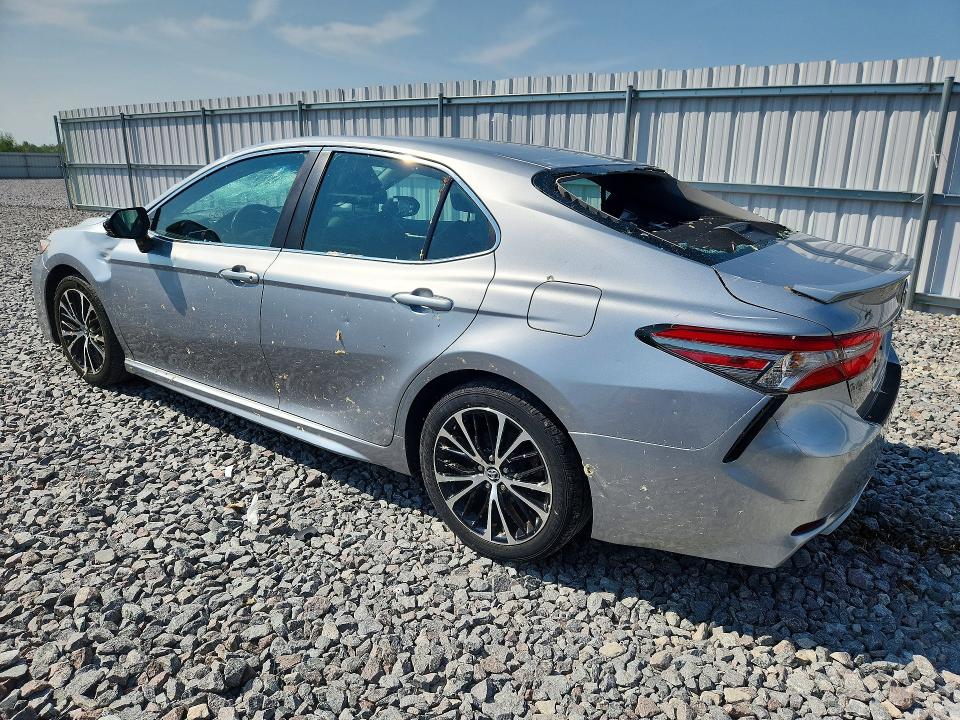 Photo 2 from auction – 2018 TOYOTA CAMRY with VIN 4T1B11HK2JU149713