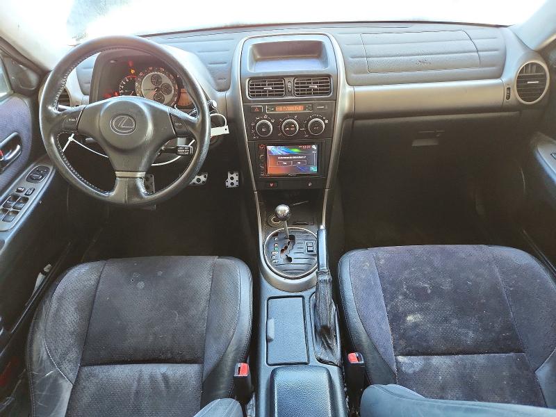 Photo 8 from auction – 2001 LEXUS IS with VIN JTHBD182910022720