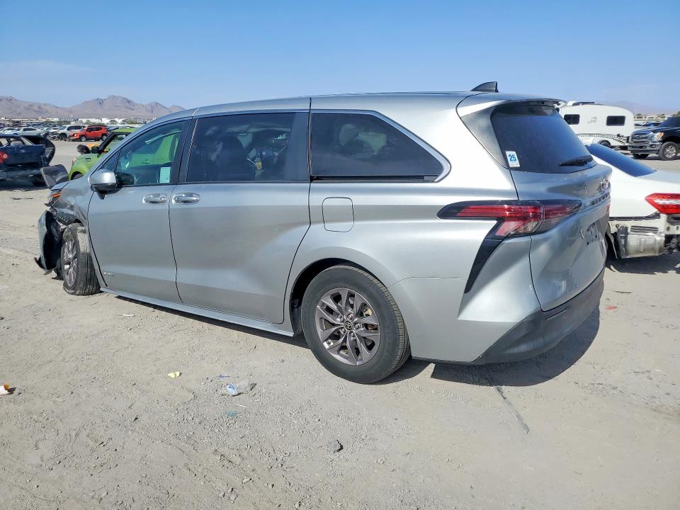Photo 2 from auction – 2021 TOYOTA SIENNA with VIN 5TDKRKECXMS046323